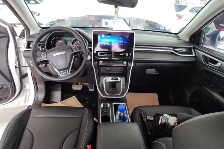 Used Haval M6 2021 PLUS 1.5T DCT Luxury Smart Connectivity Model Center Console