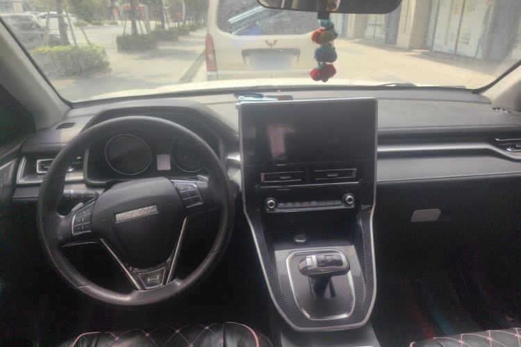Used Haval M6 2021 PLUS 1.5T DCT Comfort Edition Center Console