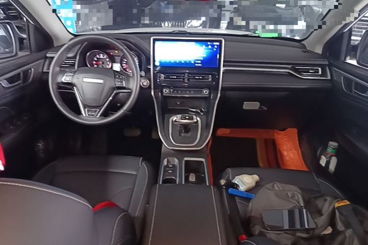Used Haval M6 2021 PLUS 1.5T DCT Prestige Smart Connectivity Model Center Console