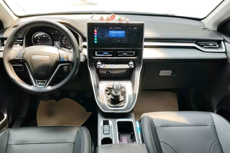Used Haval M6 2021 PLUS 1.5T Manual Luxury Smart Connectivity Model Center Console