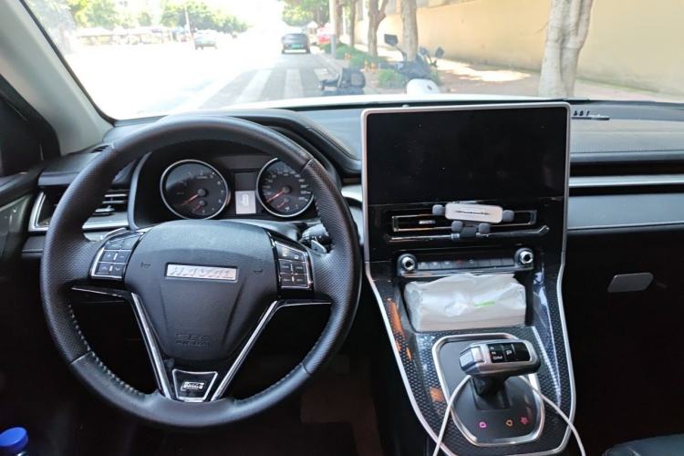 Used Haval M6 2021 PLUS 1.5T DCT Luxury Smart Connectivity Model Center Console