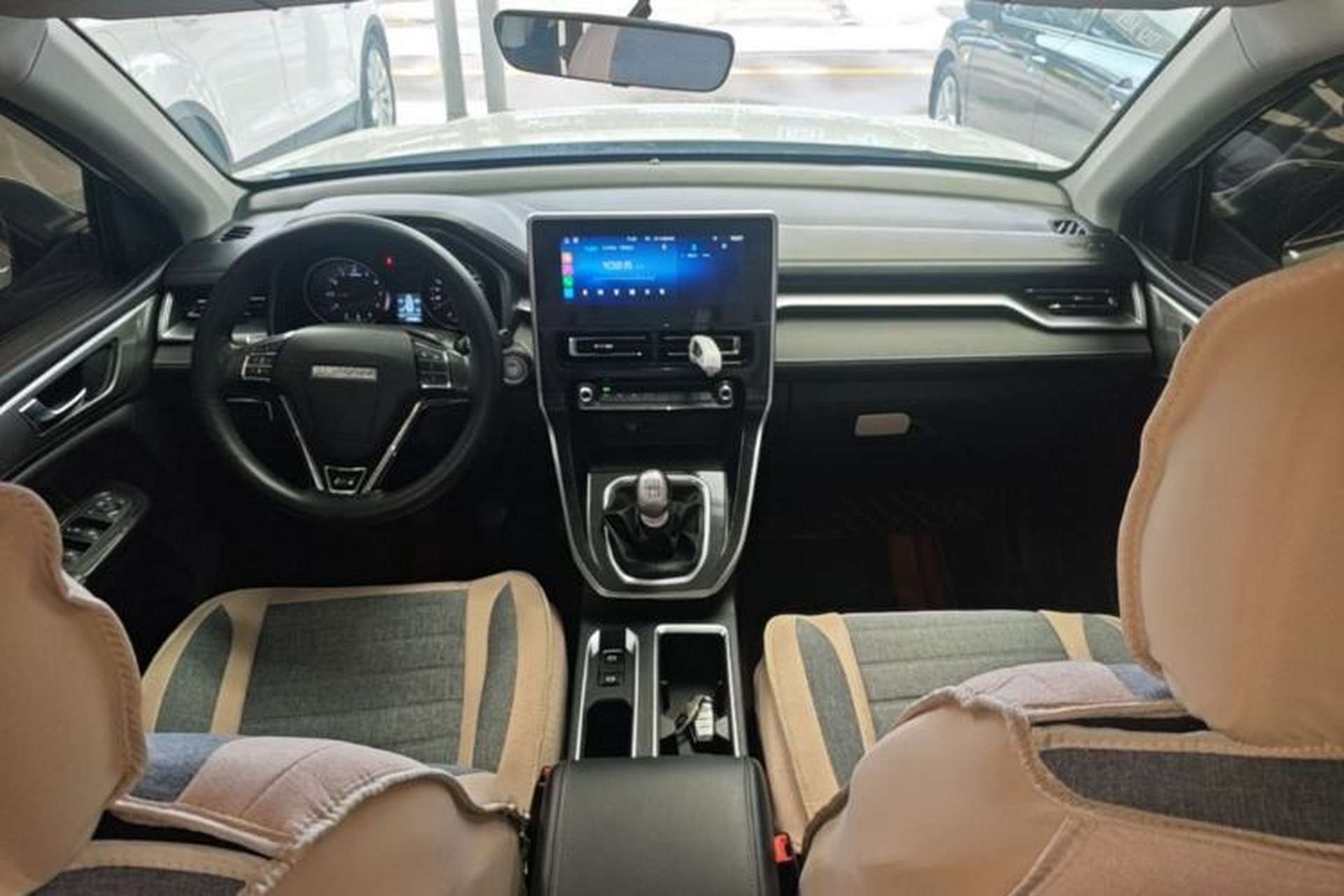 Used Haval M6 2021 PLUS 1.5T Manual Elite Smart Connectivity Model Center Console