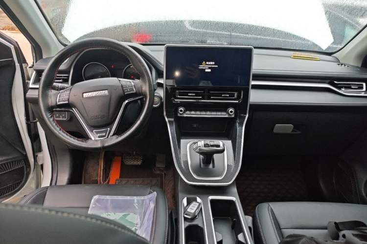 Used Haval M6 2021 PLUS 1.5T DCT Luxury Smart Connectivity Model Center Console