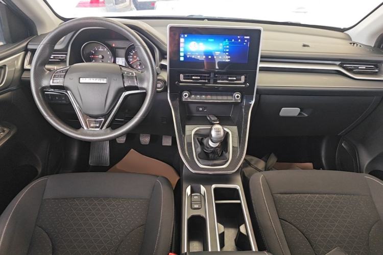 Used Haval M6 2021 PLUS 1.5T Manual Elite Smart Connectivity Model Center Console