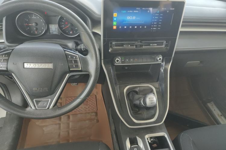 Used Haval M6 2021 PLUS 1.5T Manual Elite Smart Connectivity Model Center Console