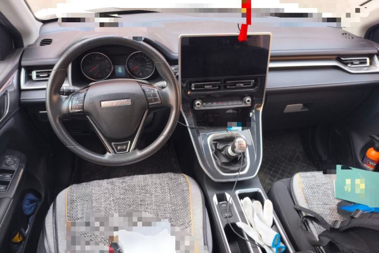 Used Haval M6 2021 PLUS 1.5T Manual Elite Smart Connectivity Model Center Console