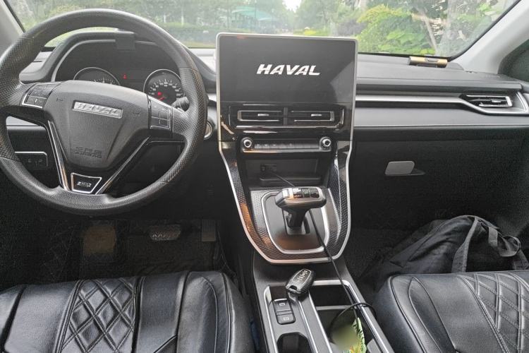 Used Haval M6 2021 PLUS 1.5T DCT Elite Smart Connectivity Model Center Console
