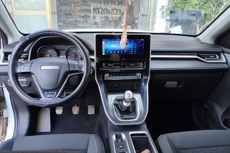 Used Haval M6 2021 PLUS 1.5T Manual Elite Smart Connectivity Model Center Console
