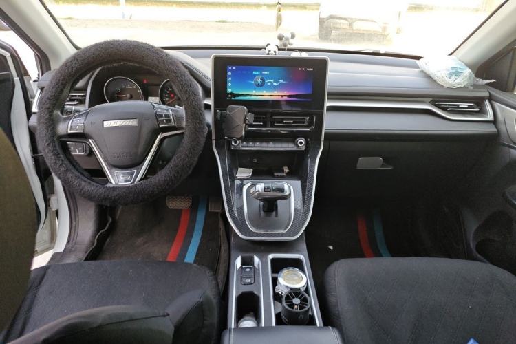 Used Haval M6 2021 PLUS 1.5T DCT Elite Smart Connectivity Model Center Console