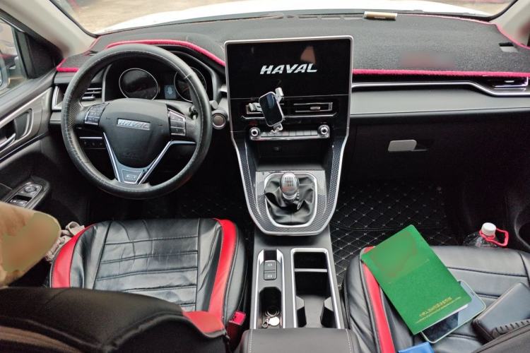 Used Haval M6 2021 PLUS 1.5T Manual Elite Smart Connectivity Model Center Console