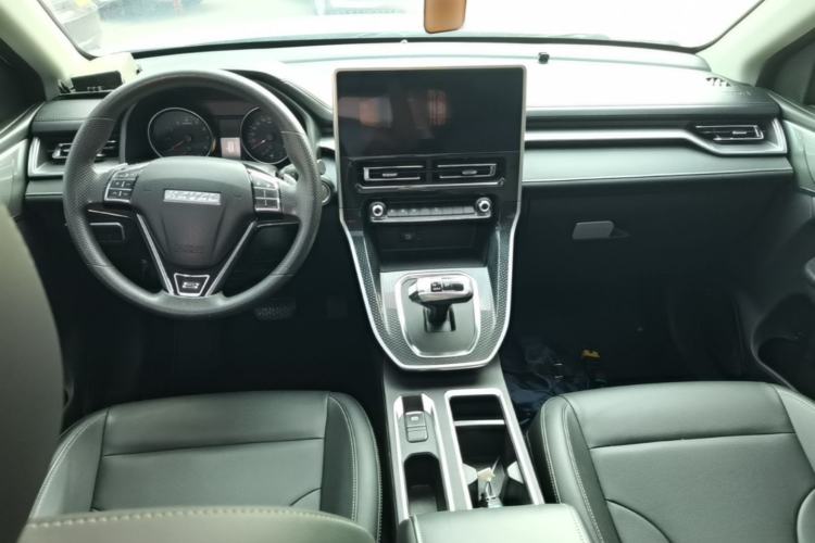 Used Haval M6 2021 PLUS 1.5T DCT Comfort Edition Center Console