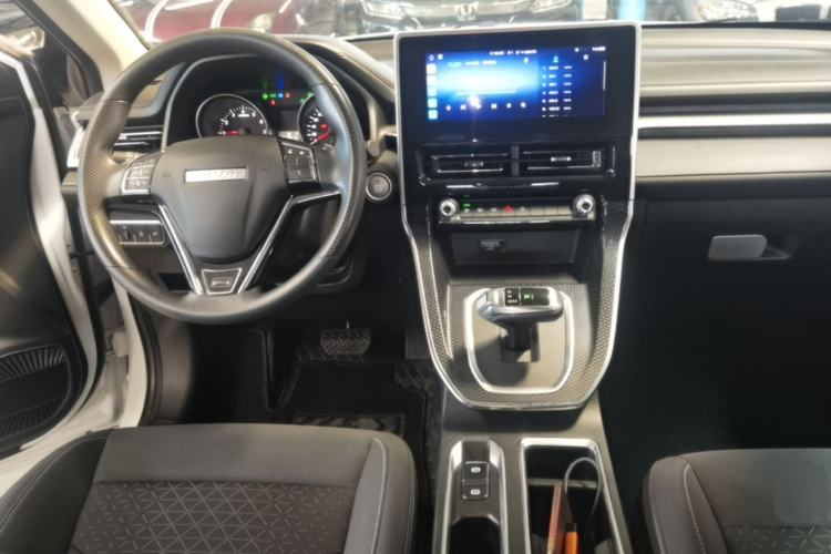 Used Haval M6 2021 PLUS 1.5T DCT Elite Smart Connectivity Model Center Console