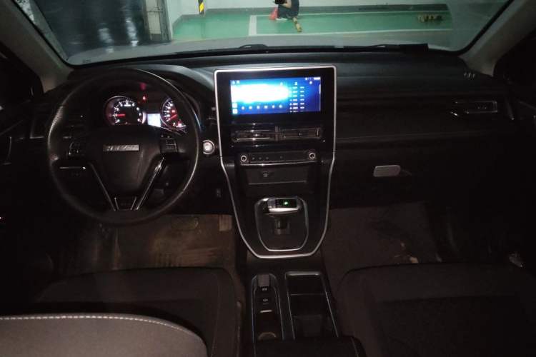 Used Haval M6 2021 PLUS 1.5T DCT Elite Smart Connectivity Model Center Console