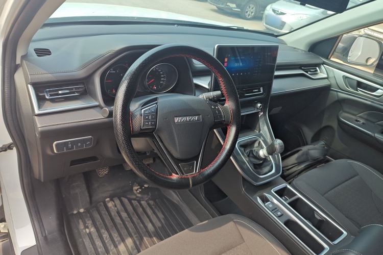 Used Haval M6 2021 PLUS 1.5T Manual Elite Smart Connectivity Model Center Console