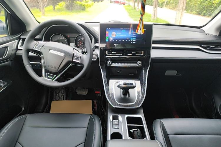 Used Haval M6 2021 PLUS 1.5T DCT Luxury Smart Connectivity Model Center Console