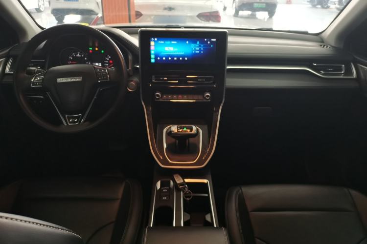 Used Haval M6 2021 PLUS 1.5T DCT Luxury Smart Connectivity Model Center Console