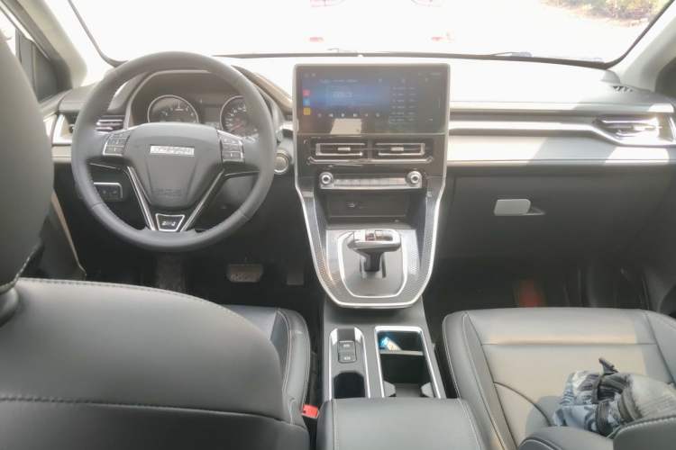 Used Haval M6 2021 PLUS 1.5T DCT Luxury Smart Connectivity Model Center Console