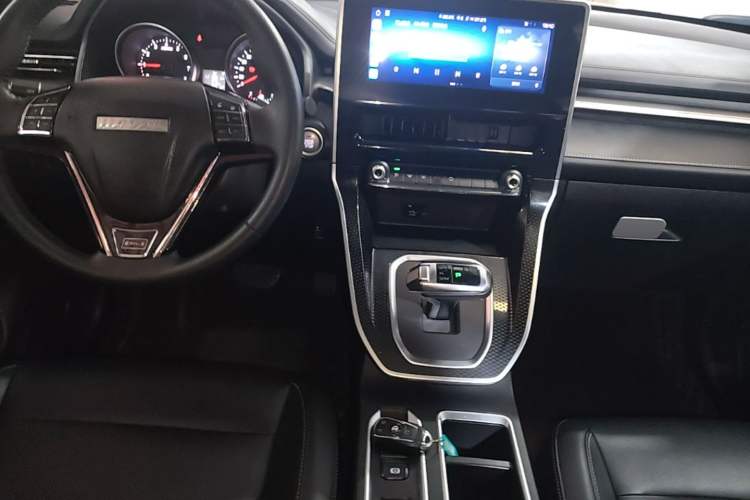 Used Haval M6 2021 PLUS 1.5T DCT Luxury Smart Connectivity Model Center Console