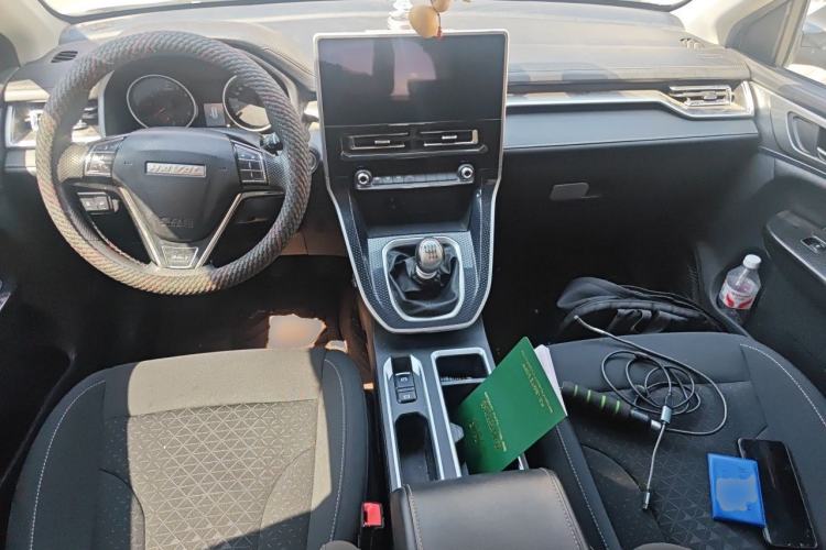 Used Haval M6 2021 PLUS 1.5T Manual Elite Smart Connectivity Model Center Console
