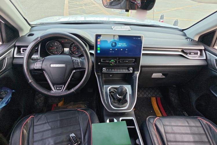 Used Haval M6 2021 PLUS 1.5T Manual Luxury Smart Connectivity Model Center Console