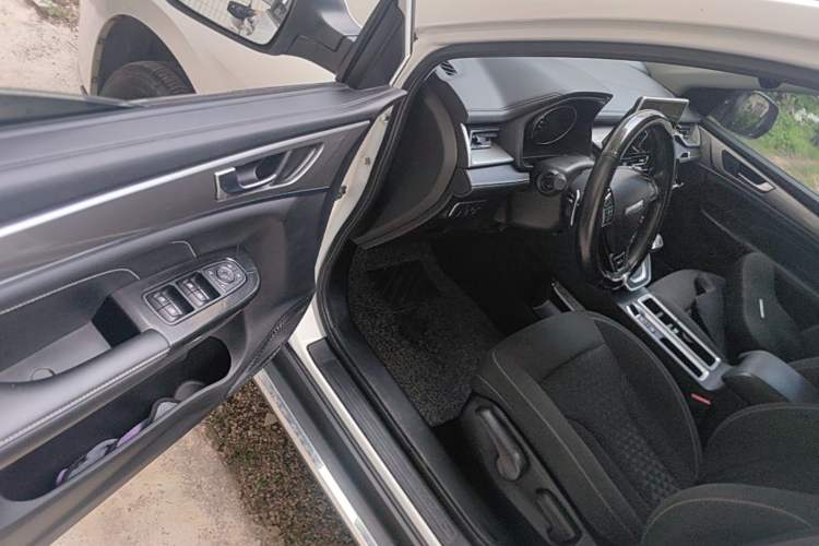 Used Haval M6 2021 PLUS 1.5T DCT Elite Smart Connectivity Model Driver Seat