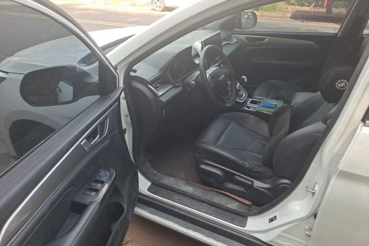 Used Haval M6 2021 PLUS 1.5T Manual Luxury Smart Connectivity Model Driver Seat
