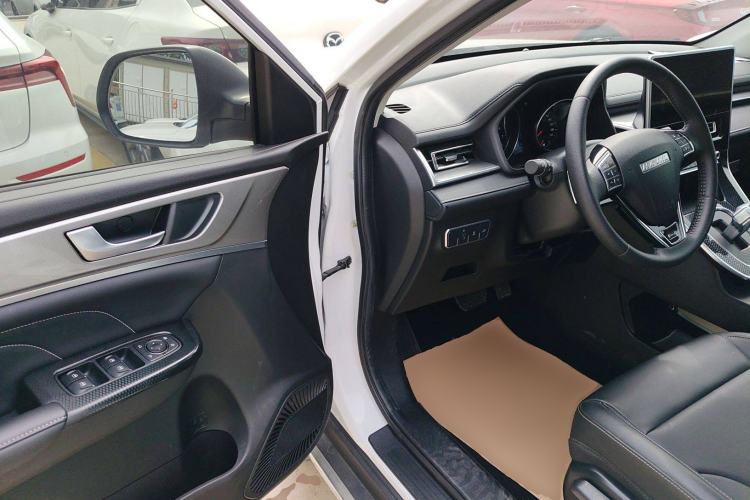 Used Haval M6 2021 PLUS 1.5T DCT Luxury Smart Connectivity Model Driver Seat