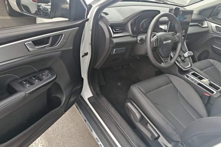 Used Haval M6 2021 PLUS 1.5T DCT Elite Smart Connectivity Model Driver Seat