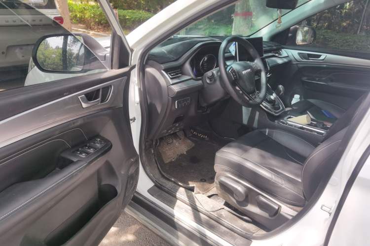 Used Haval M6 2021 PLUS 1.5T Manual Luxury Smart Connectivity Model Driver Seat