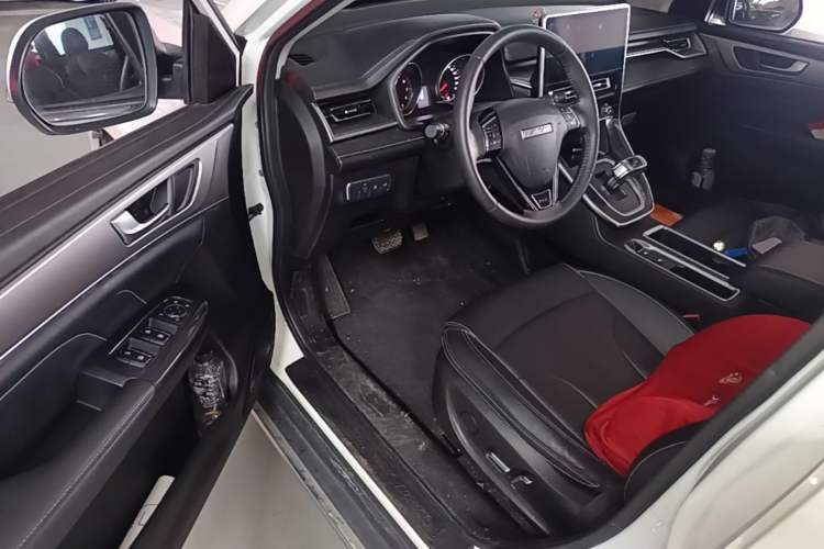 Used Haval M6 2021 PLUS 1.5T DCT Prestige Smart Connectivity Model Driver Seat