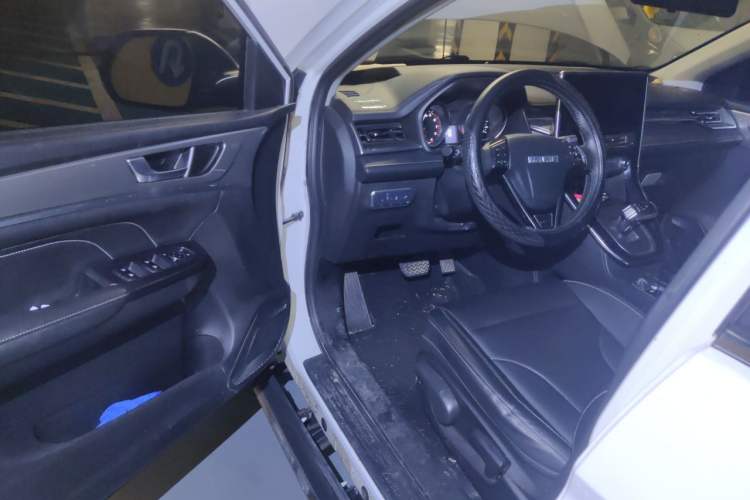 Used Haval M6 2021 PLUS 1.5T DCT Luxury Smart Connectivity Model Driver Seat