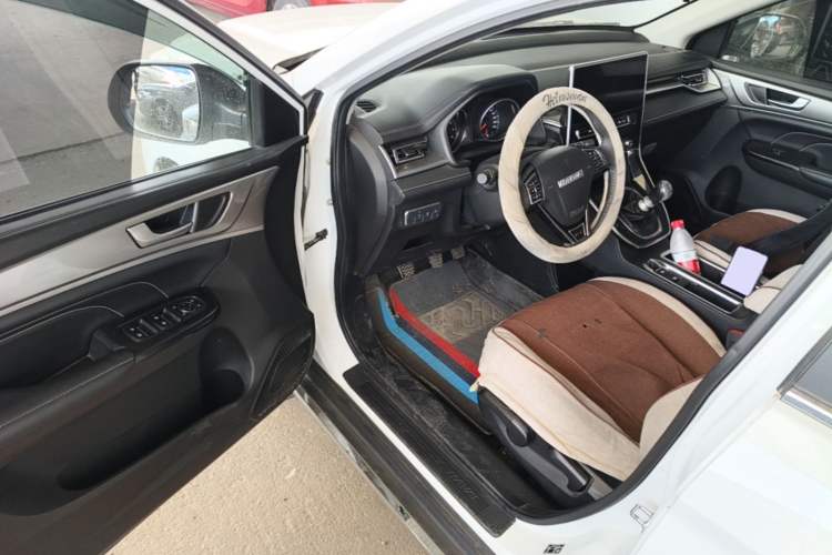 Used Haval M6 2021 PLUS 1.5T Manual Luxury Smart Connectivity Model Driver Seat