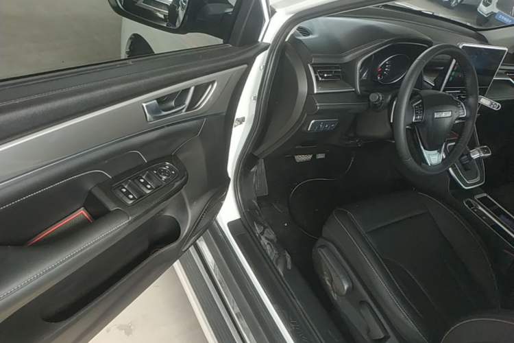 Used Haval M6 2021 PLUS 1.5T DCT Luxury Smart Connectivity Model Driver Seat