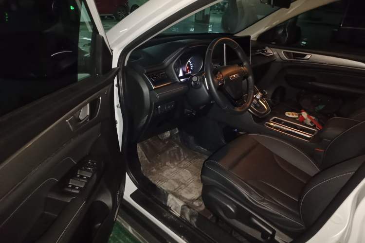 Used Haval M6 2021 PLUS 1.5T DCT Luxury Smart Connectivity Model Driver Seat