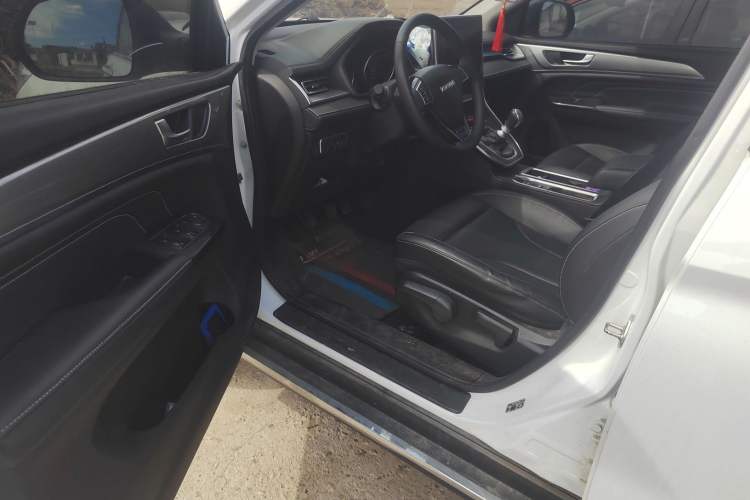 Used Haval M6 2021 PLUS 1.5T Manual Luxury Smart Connectivity Model Driver Seat