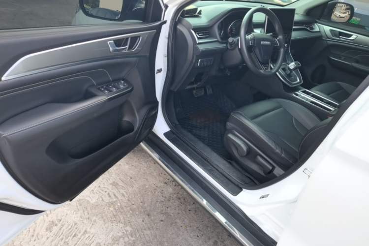 Used Haval M6 2021 PLUS 1.5T DCT Comfort Edition Driver Seat