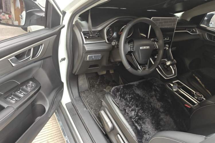 Used Haval M6 2021 PLUS 1.5T DCT Comfort Edition Driver Seat
