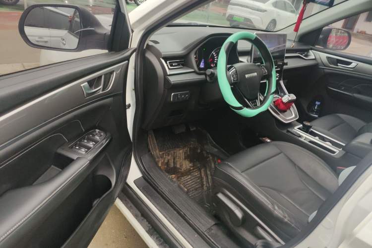 Used Haval M6 2021 PLUS 1.5T DCT Luxury Smart Connectivity Model Driver Seat