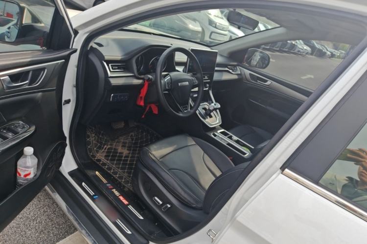 Used Haval M6 2021 PLUS 1.5T DCT Prestige Smart Connectivity Model Driver Seat