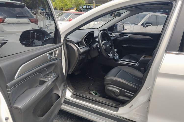 Used Haval M6 2021 PLUS 1.5T DCT Luxury Smart Connectivity Model Driver Seat