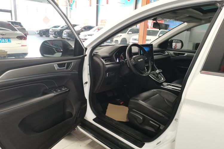 Used Haval M6 2021 PLUS 1.5T DCT Luxury Smart Connectivity Model Driver Seat