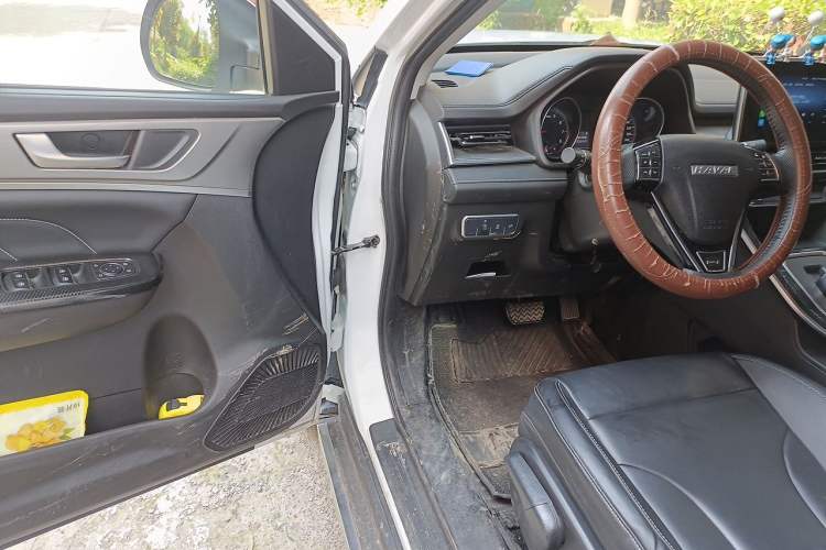 Used Haval M6 2021 PLUS 1.5T DCT Luxury Smart Connectivity Model Driver Seat
