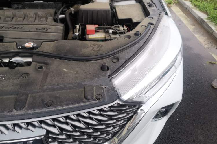 Used Haval M6 2021 PLUS 1.5T DCT Comfort Edition Engine Bay Left