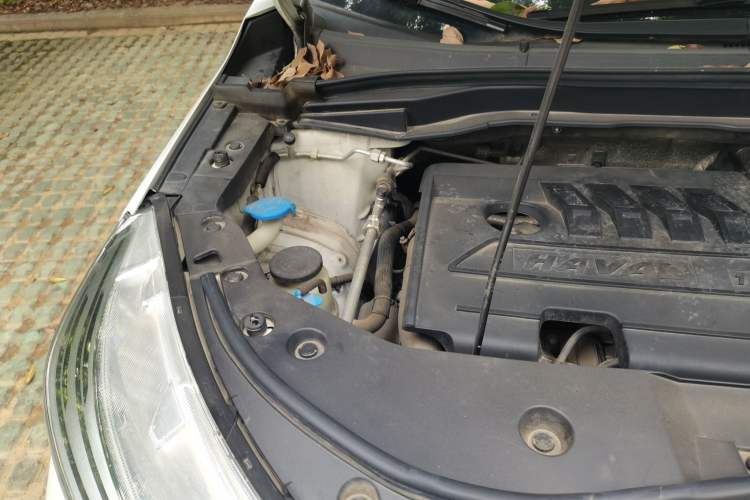 Used Haval M6 2021 PLUS 1.5T DCT Prestige Smart Connectivity Model Engine Bay Right