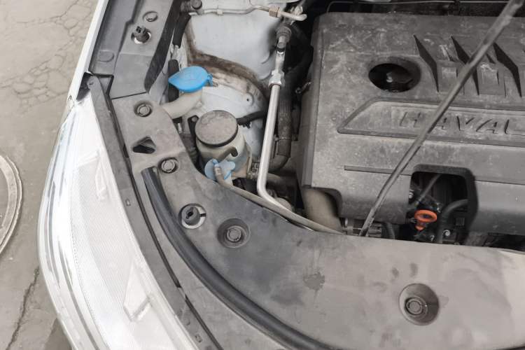 Used Haval M6 2021 PLUS 1.5T DCT Luxury Smart Connectivity Model Engine Bay Right