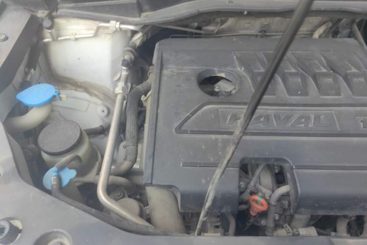 Used Haval M6 2021 PLUS 1.5T DCT Comfort Edition Engine Bay Right