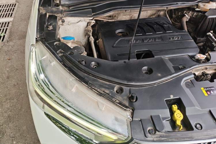 Used Haval M6 2021 PLUS 1.5T DCT Comfort Edition Engine Bay Right