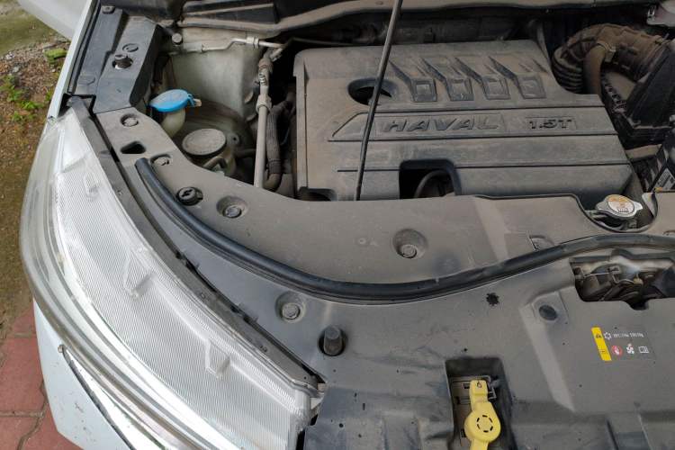 Used Haval M6 2021 PLUS 1.5T DCT Luxury Smart Connectivity Model Engine Bay Right