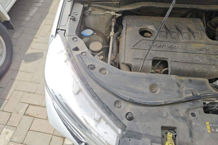 Used Haval M6 2021 PLUS 1.5T DCT Comfort Edition Engine Bay Right