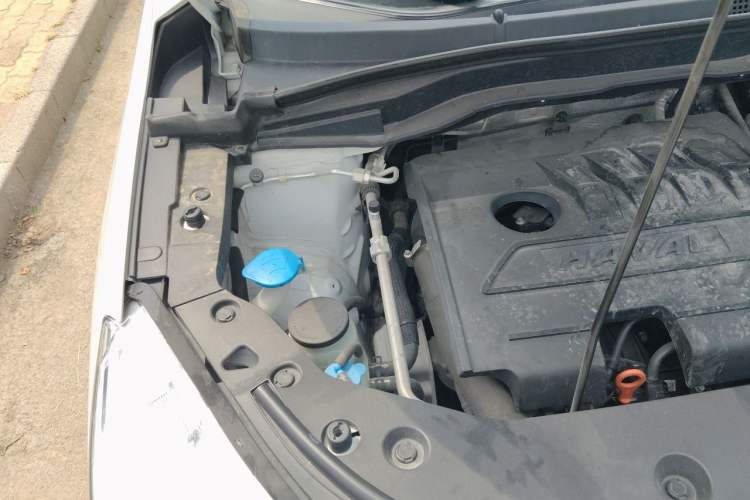 Used Haval M6 2021 PLUS 1.5T DCT Luxury Smart Connectivity Model Engine Bay Right